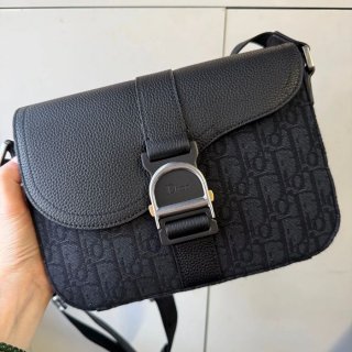 DIOR サドルフラップメッセンジャー ヘリテージ サイズ:23x17.5cm DIOR サドルフラップメッセンジャー ヘリテージ サイズ:23x17.5cm