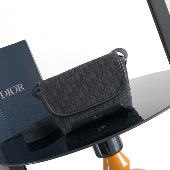 DIOR 2DBCA627YUS プリントフラップメッセンジャー ジェット ブラック サイズ:20x15x7.5cm DIOR 2DBCA627YUS プリントフラップメッセンジャー ジェット ブラック サイズ:20x15x7.5cm