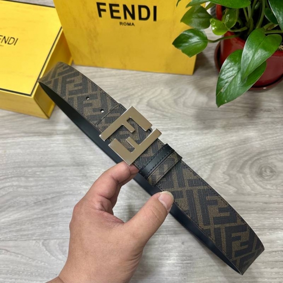 フェンディ メンズ ベルト 両面用 4.0cm フェンディ メンズ ベルト 両面用 4.0cm
