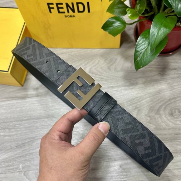 フェンディ メンズ ベルト 両面用 4.0cm フェンディ メンズ ベルト 両面用 4.0cm