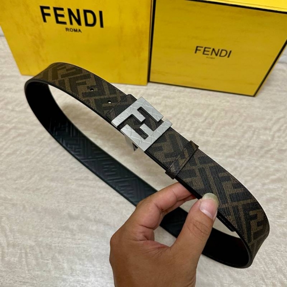フェンディ メンズ ベルト 両面用 4.0cm フェンディ メンズ ベルト 両面用 4.0cm