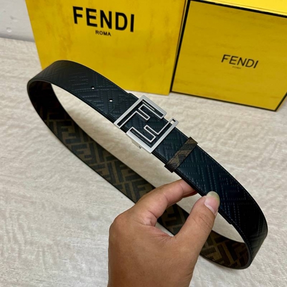 フェンディ メンズ ベルト 両面用 4.0cm フェンディ メンズ ベルト 両面用 4.0cm