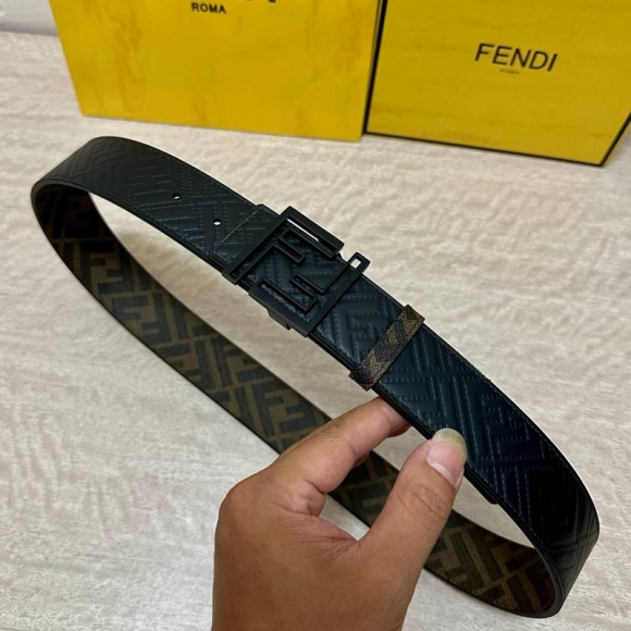 フェンディ メンズ ベルト 両面用 4.0cm フェンディ メンズ ベルト 両面用 4.0cm