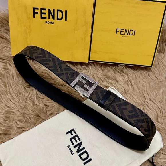 フェンディ メンズ ベルト 両面用 4.0cm フェンディ メンズ ベルト 両面用 4.0cm
