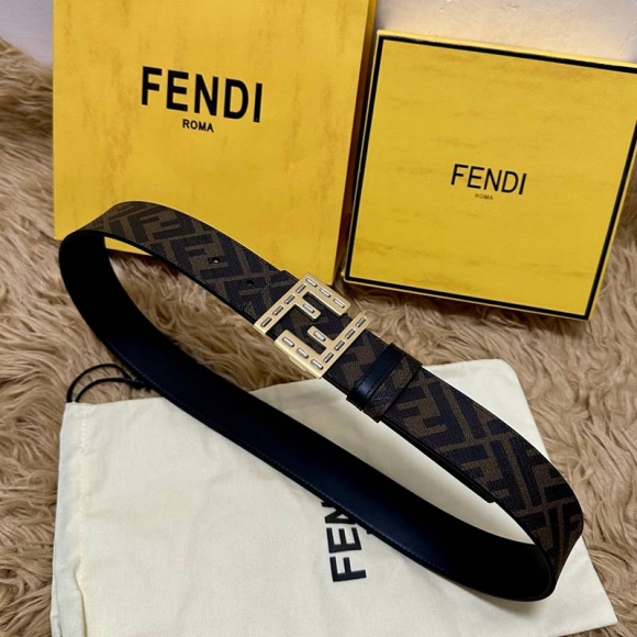 フェンディ メンズ ベルト 両面用 4.0cm フェンディ メンズ ベルト 両面用 4.0cm