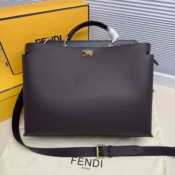 FENDI 7vA476 牛皮荔枝紋斜め掛け サイズ:41x34x12cm FENDI 7vA476 牛皮荔枝紋斜め掛け サイズ:41x34x12cm