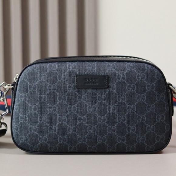 GUCCI メンズカメラバッグ サイズ:24x14cm GUCCI メンズカメラバッグ サイズ:24x14cm