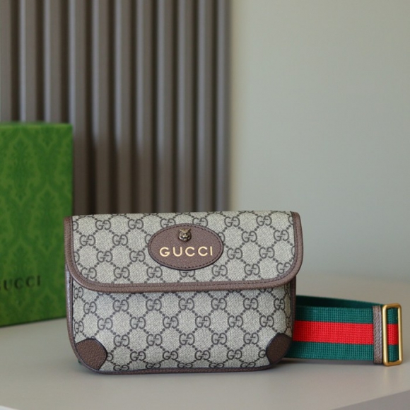 GUCCI ユニセックス斜め掛け サイズ:20x13x2.5cm GUCCI ユニセックス斜め掛け サイズ:20x13x2.5cm
