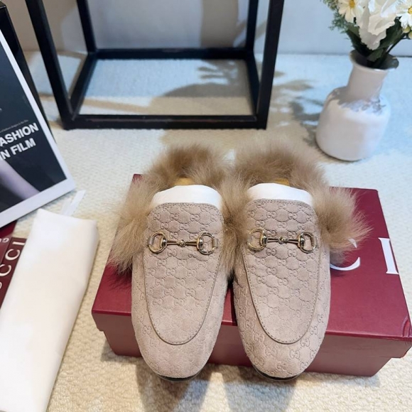 【GUCCI】2026秋冬ファースリッポンレディース 【GUCCI】2026秋冬ファースリッポンレディース