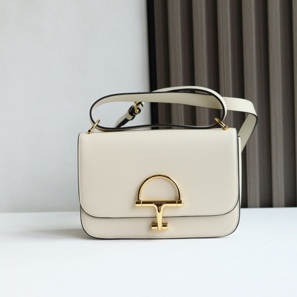 GUCCI 846705 レザー ホワイト、ゴールド ショルダーバッグ 馬銜、クラシック 22cm サイズ:22.5x14x8cm GUCCI 846705 レザー ホワイト、ゴールド ショルダーバッグ 馬銜、クラシック 22cm サイズ:22.5x14x8cm