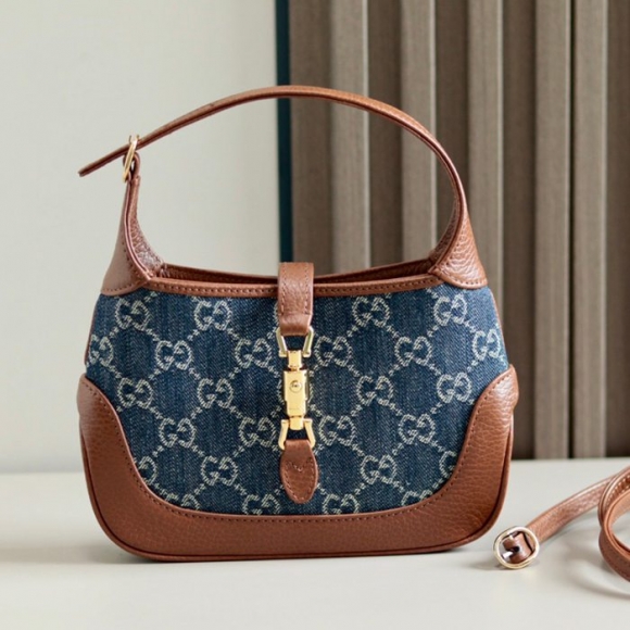 GUCCI 637092 デニム 脇下バッグ 限定 19cm サイズ:19x13x3cm GUCCI 637092 デニム 脇下バッグ 限定 19cm サイズ:19x13x3cm