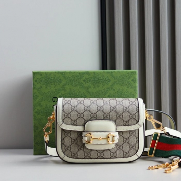 GUCCI 658574 キャンバス ホワイト 斜め掛けバッグ 20x14cm サイズ:20.5x14x5cm GUCCI 658574 キャンバス ホワイト 斜め掛けバッグ 20x14cm サイズ:20.5x14x5cm