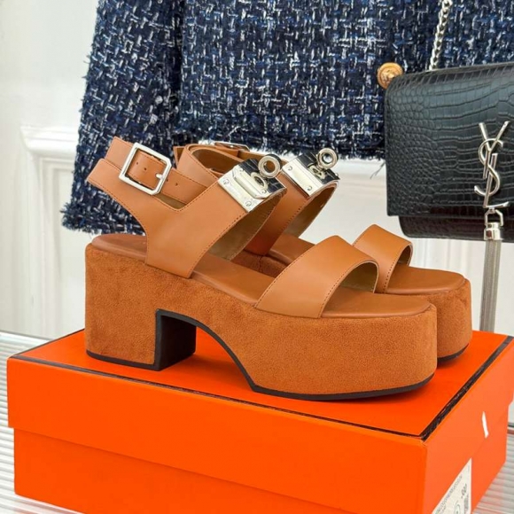【HERMES】25WF新作ケリーサンダル厚底サンダルレディース 【HERMES】25WF新作ケリーサンダル厚底サンダルレディース