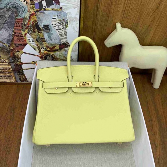 HERMES バーキン 25cm カーフスキン 桜ピンク ハンドバッグ 高級感 金具ゴールド 25cm Birkin 25cm サイズ:25cm HERMES バーキン 25cm カーフスキン 桜ピンク ハンドバッグ 高級感 金具ゴールド 25cm Birkin 25cm サイズ:25cm