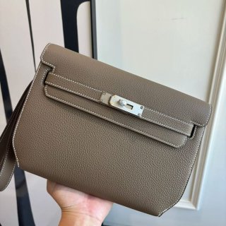 HERMES ケリー デペッシュ 25 クラッチバッグ トゴ革 ショルダーストラップ付き サイズ: HERMES ケリー デペッシュ 25 クラッチバッグ トゴ革 ショルダーストラップ付き サイズ: