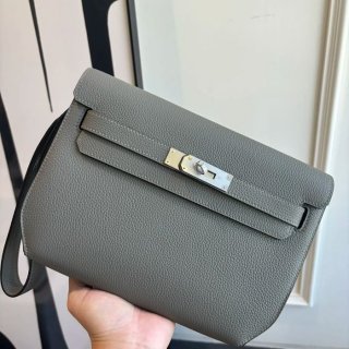 HERMES ケリー デペッシュ 25 クラッチバッグ トゴ革 ショルダーストラップ付き サイズ: HERMES ケリー デペッシュ 25 クラッチバッグ トゴ革 ショルダーストラップ付き サイズ: