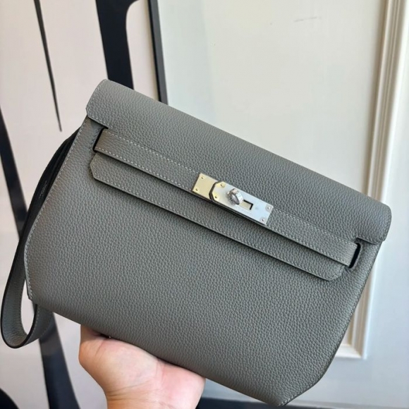 HERMES ケリー デペッシュ 25 クラッチバッグ トゴ革 ショルダーストラップ付き サイズ: HERMES ケリー デペッシュ 25 クラッチバッグ トゴ革 ショルダーストラップ付き サイズ: