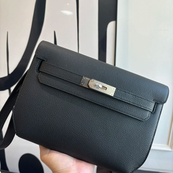 HERMES ケリー デペッシュ 25 クラッチバッグ トゴ革 ショルダーストラップ付き サイズ: HERMES ケリー デペッシュ 25 クラッチバッグ トゴ革 ショルダーストラップ付き サイズ: