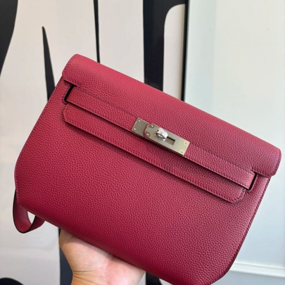 HERMES ケリー デペッシュ 25 クラッチバッグ トゴ革 ショルダーストラップ付き サイズ: HERMES ケリー デペッシュ 25 クラッチバッグ トゴ革 ショルダーストラップ付き サイズ: