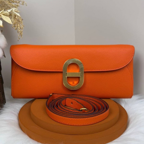 HERMES カーフスキン オレンジ 斜め掛けバッグ セミハンドメイド 金具ゴールド/シルバー 10×2.5cm サイズ:24×10×2.5cm HERMES カーフスキン オレンジ 斜め掛けバッグ セミハンドメイド 金具ゴールド/シルバー 10×2.5cm サイズ:24×10×2.5cm