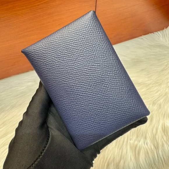 HERMES カルヴィ デュオ 二層カードケース エプソム 宝石ブルー シルバー金具 サイズ: HERMES カルヴィ デュオ 二層カードケース エプソム 宝石ブルー シルバー金具 サイズ: