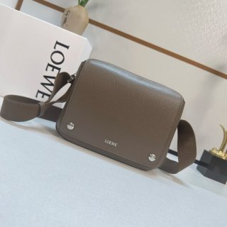 LOEWE 652441 小ペブルメッセンジャー サイズ:23x18cm LOEWE 652441 小ペブルメッセンジャー サイズ:23x18cm