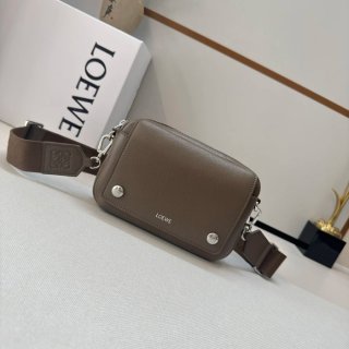 LOEWE 652514 小ペブルメッセンジャー サイズ:20x12.5cm LOEWE 652514 小ペブルメッセンジャー サイズ:20x12.5cm