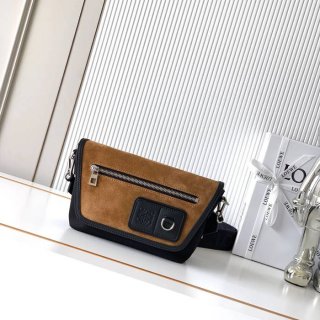 LOEWE 9170 ミニキャンバスメッセンジャー フレックス サイズ:19x14cm LOEWE 9170 ミニキャンバスメッセンジャー フレックス サイズ:19x14cm