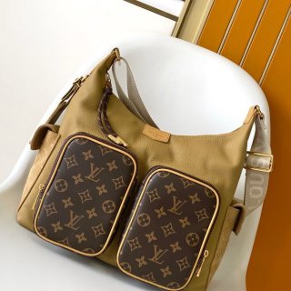 LOUIS VUITTON M12697 モノグラムダブルポケット斜め掛け サイズ:31x30x10.8cm LOUIS VUITTON M12697 モノグラムダブルポケット斜め掛け サイズ:31x30x10.8cm