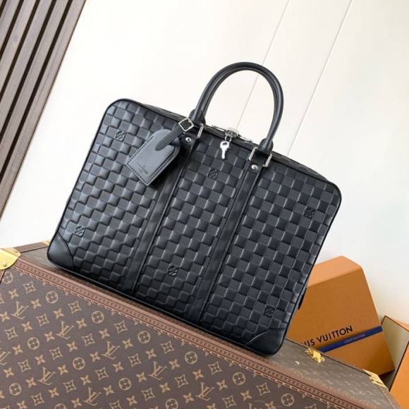LOUIS VUITTON M41126 ブリーフケース サイズ:41x31cm LOUIS VUITTON M41126 ブリーフケース サイズ:41x31cm