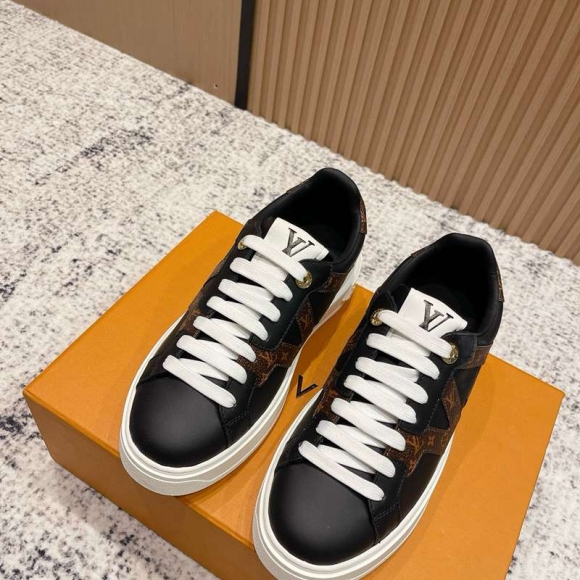 【LOUISVUITTON】スニーカーレザースニーカーランニングシューズメンズレディース 【LOUISVUITTON】スニーカーレザースニーカーランニングシューズメンズレディース