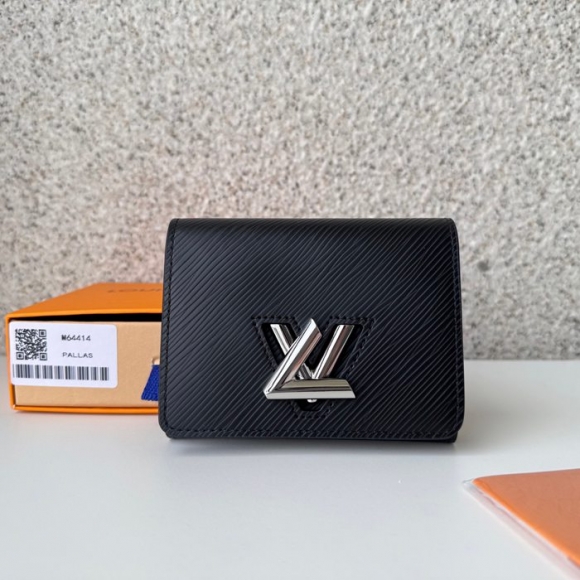 LOUIS VUITTON M64414 ツイスト長財布 エピ ブラック サイズ:12x9.6x2.5cm LOUIS VUITTON M64414 ツイスト長財布 エピ ブラック サイズ:12x9.6x2.5cm