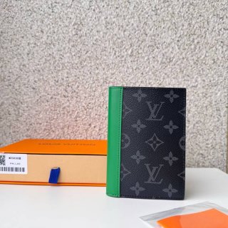 LOUIS VUITTON M25838 パスポートケース モノグラムエクリプス×グリーン サイズ:10x14x2.5cm LOUIS VUITTON M25838 パスポートケース モノグラムエクリプス×グリーン サイズ:10x14x2.5cm
