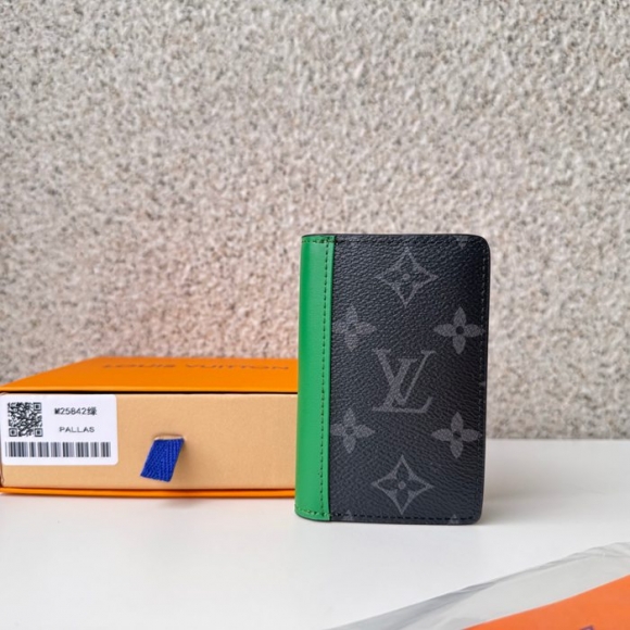 LOUIS VUITTON M25842 ポケットオーガナイザー モノグラムエクリプス×グリーン サイズ:7.5x11.1cm LOUIS VUITTON M25842 ポケットオーガナイザー モノグラムエクリプス×グリーン サイズ:7.5x11.1cm