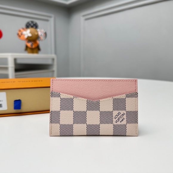LOUIS VUITTON N60286 デイリーカードケース ダミエアズール ピンク サイズ:11x7x0.5cm LOUIS VUITTON N60286 デイリーカードケース ダミエアズール ピンク サイズ:11x7x0.5cm