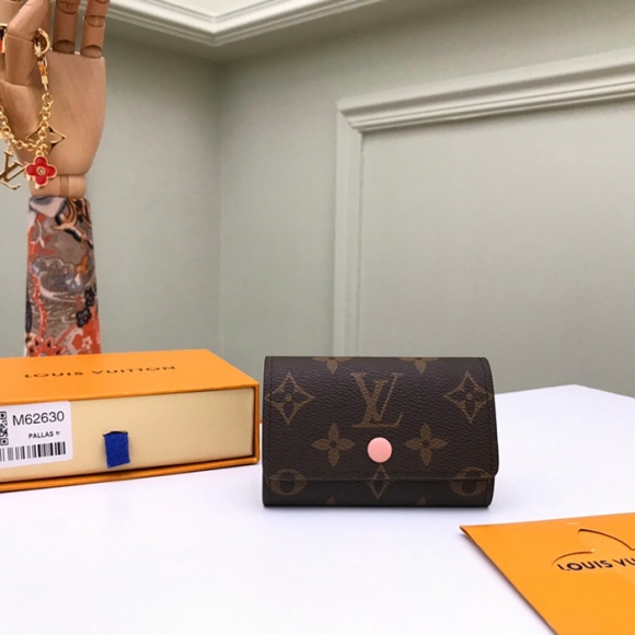 LOUIS VUITTON M62630 キーケース モノグラム ピンク サイズ:10×7cm LOUIS VUITTON M62630 キーケース モノグラム ピンク サイズ:10×7cm