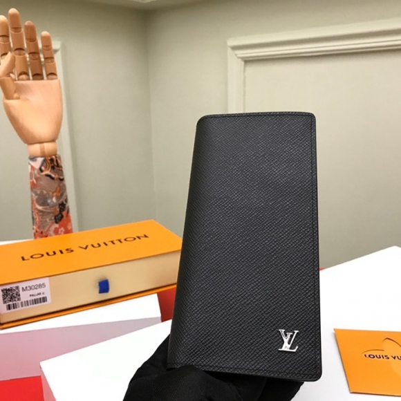 LOUIS VUITTON M30285 ブラッザ長財布 タイガ ブラック サイズ:19x10cm LOUIS VUITTON M30285 ブラッザ長財布 タイガ ブラック サイズ:19x10cm