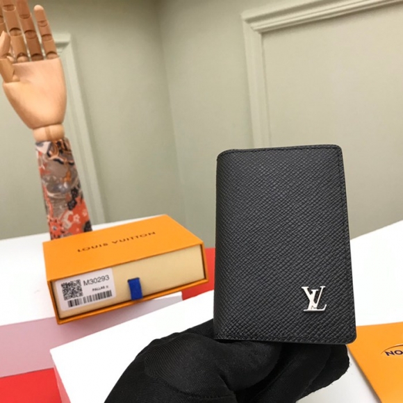 LOUIS VUITTON M30293 ポケットオーガナイザー タイガ ブラック サイズ:8x11cm LOUIS VUITTON M30293 ポケットオーガナイザー タイガ ブラック サイズ:8x11cm
