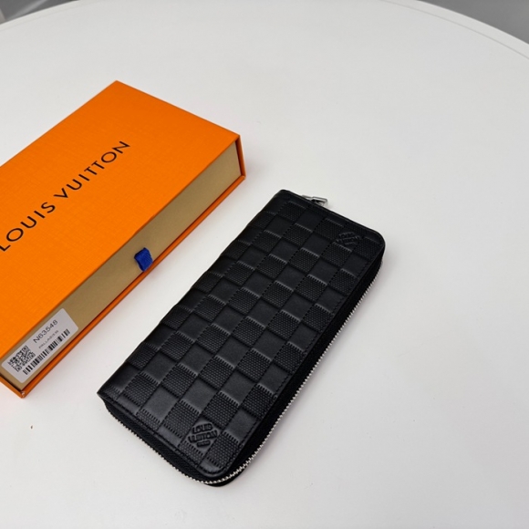 LOUIS VUITTON N63548 メンズ縦型ジッピー長財布 エピ サイズ:19x10cm LOUIS VUITTON N63548 メンズ縦型ジッピー長財布 エピ サイズ:19x10cm