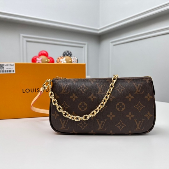 LOUIS VUITTON M82766 ポシェット アクセサリー モノグラム サイズ:23.5x13.5cm LOUIS VUITTON M82766 ポシェット アクセサリー モノグラム サイズ:23.5x13.5cm