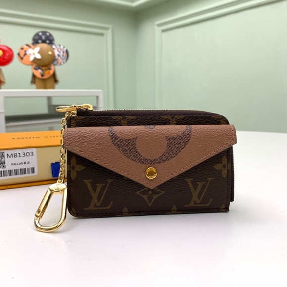 LOUIS VUITTON M69431 レクトヴェルソ カードケース モノグラム イエローフラワー サイズ:13x9.5x2.5cm LOUIS VUITTON M69431 レクトヴェルソ カードケース モノグラム イエローフラワー サイズ:13x9.5x2.5cm