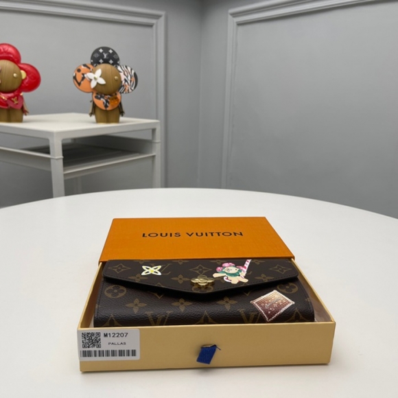 LOUIS VUITTON M12207 サラ長財布 キャンディファクトリー サイズ:19x10.5cm LOUIS VUITTON M12207 サラ長財布 キャンディファクトリー サイズ:19x10.5cm