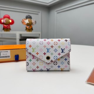 LOUIS VUITTON M14163 ヴィクトリーヌ財布 村上隆コラボ ホワイトマルチ サイズ:12x9.5x2.5cm