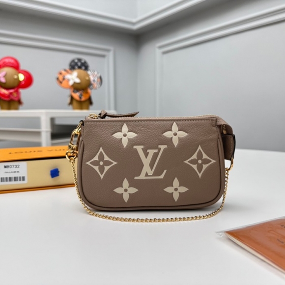 LOUIS VUITTON M80732 ミニポシェット アクセサリー モノグラムアンプラント ベージュ サイズ:15.5x10.5cm LOUIS VUITTON M80732 ミニポシェット アクセサリー モノグラムアンプラント ベージュ サイズ:15.5x10.5cm