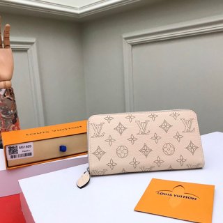 LOUIS VUITTON M61869 ジッピー長財布 マヒナ アイボリー サイズ:19.5x10.5x2.5cm LOUIS VUITTON M61869 ジッピー長財布 マヒナ アイボリー サイズ:19.5x10.5x2.5cm