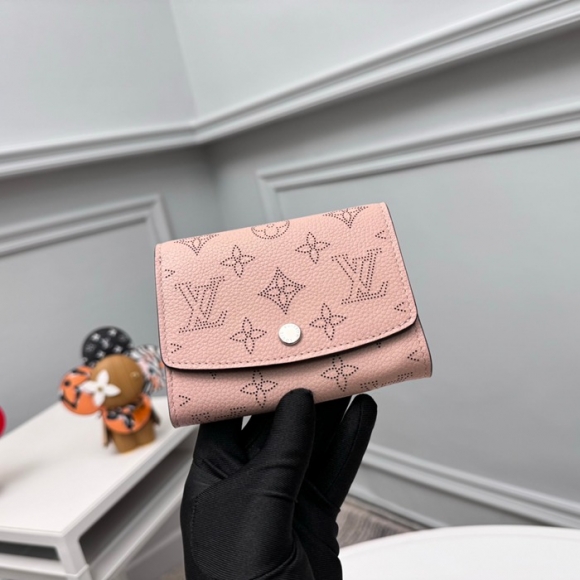LOUIS VUITTON M82757 イリス短財布 モノグラムレース ピンク サイズ:12x9.5cm LOUIS VUITTON M82757 イリス短財布 モノグラムレース ピンク サイズ:12x9.5cm