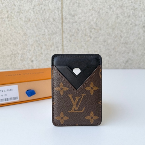 LOUIS VUITTON M13185 マグネットカードケース モノグラムエクリプス サイズ:9.5x6.5x0.5cm LOUIS VUITTON M13185 マグネットカードケース モノグラムエクリプス サイズ:9.5x6.5x0.5cm