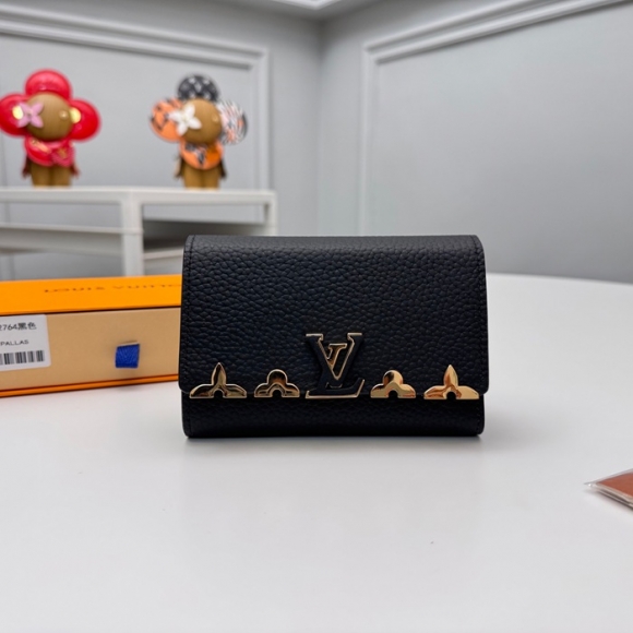 LOUIS VUITTON M82764 カピシーヌ コンパクト財布 ブラック サイズ:13.5x9.5cm LOUIS VUITTON M82764 カピシーヌ コンパクト財布 ブラック サイズ:13.5x9.5cm