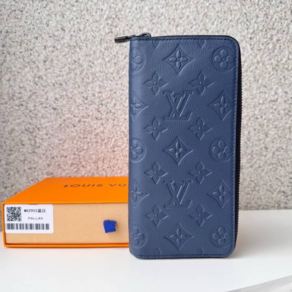 LOUIS VUITTON M62902 ジッピー縦型長財布 モノグラムシャドウ ブルー サイズ:20x10cm LOUIS VUITTON M62902 ジッピー縦型長財布 モノグラムシャドウ ブルー サイズ:20x10cm