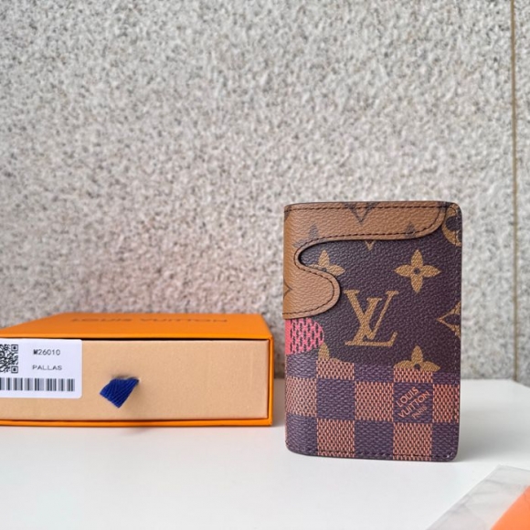 LOUIS VUITTON M26010 ポケットオーガナイザー モノグラムランドスケープ サイズ:7.5x11.1cm